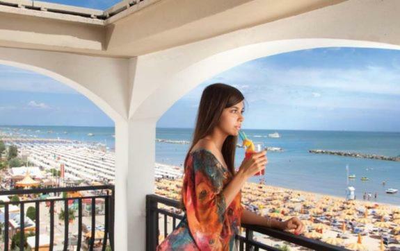 Hotel Brienz Bellaria-Igea Marina Ngoại thất bức ảnh